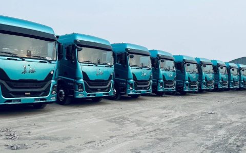 未势能源加持 批量氢能重卡交付新天钢